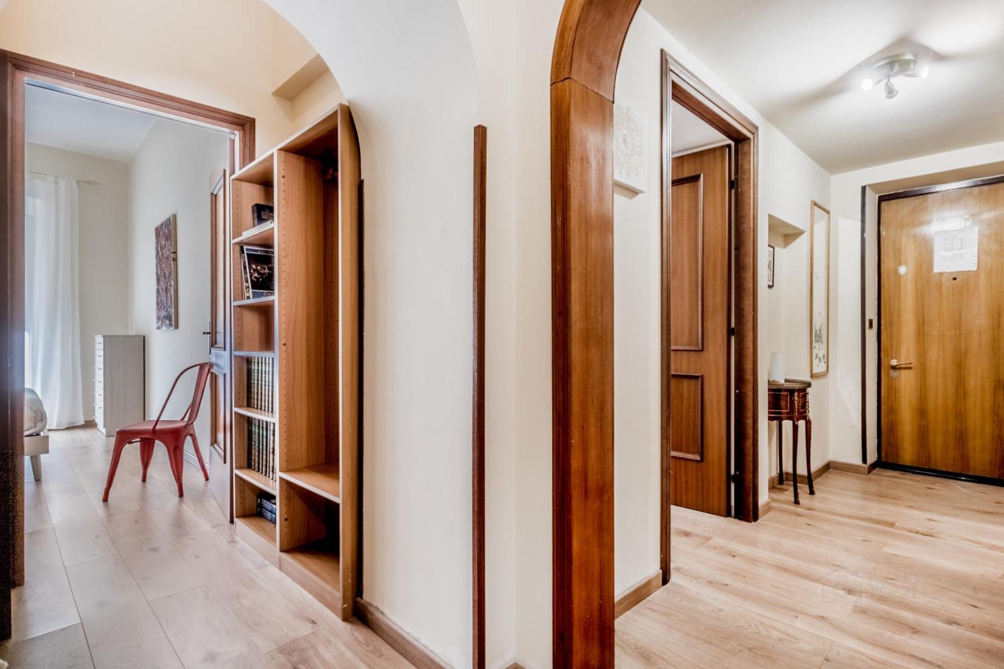 Elegant Flat In Front Of Vatican Museum Apartment *